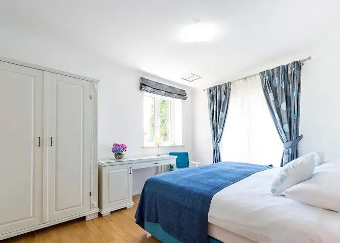 K Dubrovnik-5 Bedroom With Sea Access Villa *