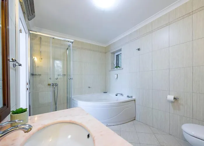 K Dubrovnik-5 Bedroom With Sea Access Villa *